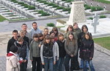 Na cmentarzu Orlat Lwowskich